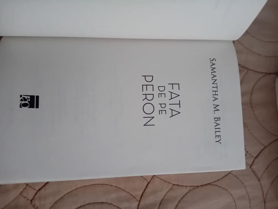 Carte Fata de pe Peron de Samantha M. Bailey