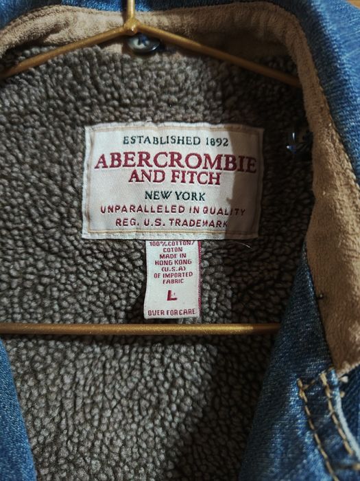 Одежда для женщин и девушек. Кофточка теплая , рубашка, куртка.