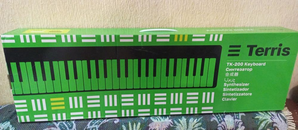 Продам синтезатор