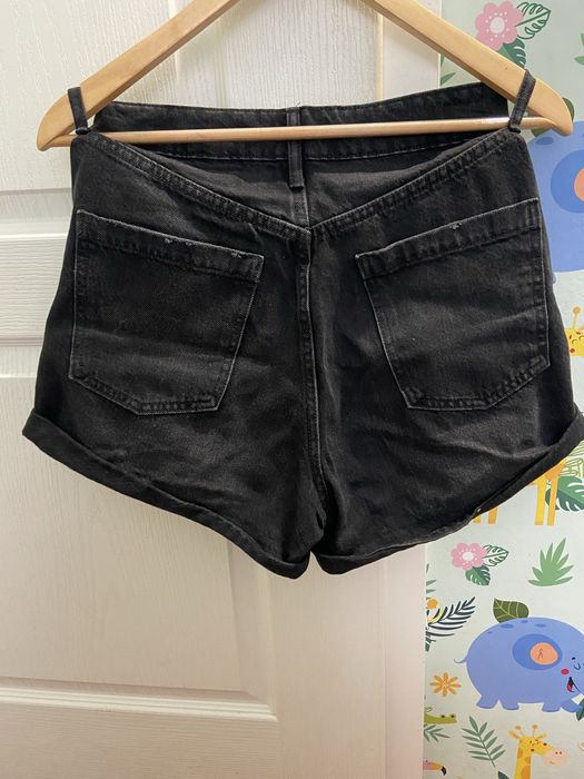 Pantaloni scurti, impecabili