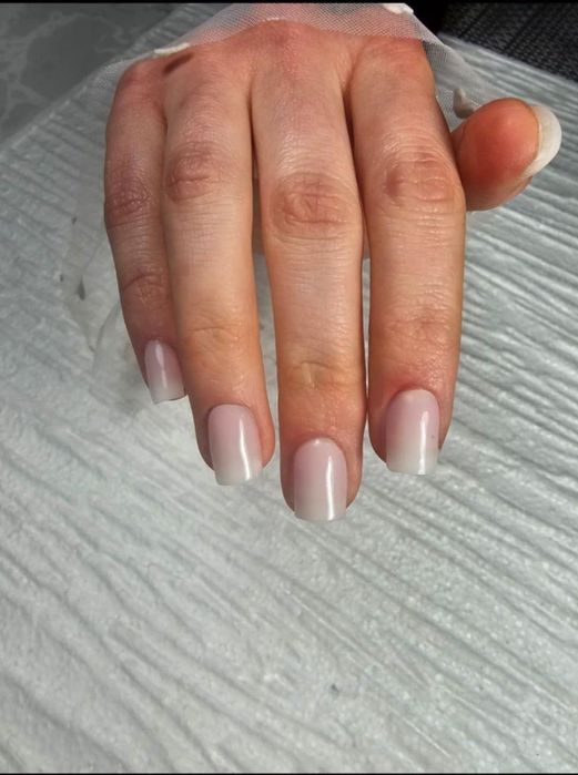 Unghii cu gel si oje semipermanenta