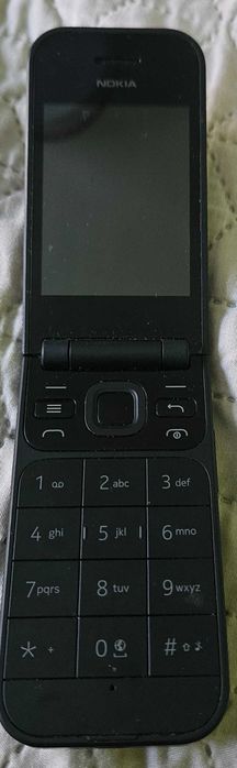 Телефон Nokia 2720 flip