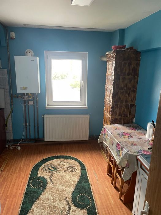 Vand apartament 2 camere.