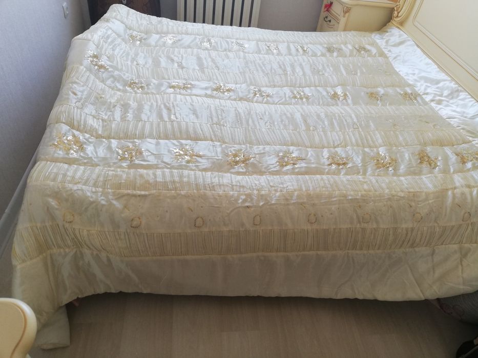 Покрывало на кровать.