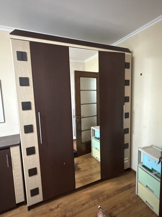 Продаем шкаф срочно