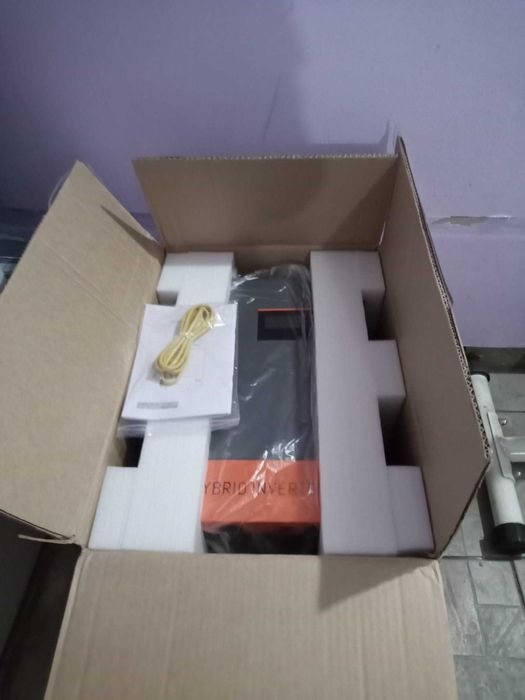 Хибриден слънчев инвертор 6.2KW 48V 220V паралелно до 12 единици