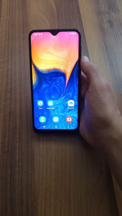 В продаже Samsung A10