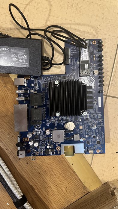 Watchguard T80 cu alimentator si SSD inclus