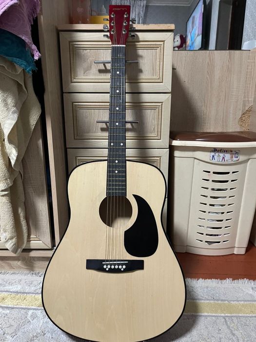 Акустическая гитара Denn
