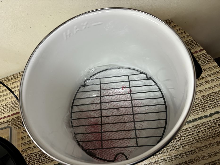 Тенджера за буркани (електрическа)