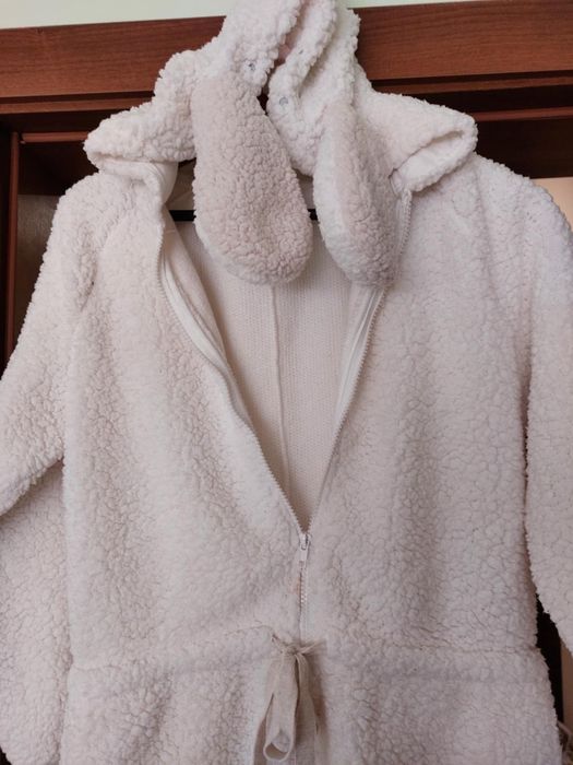 Продавам домашен пухен гащеризон