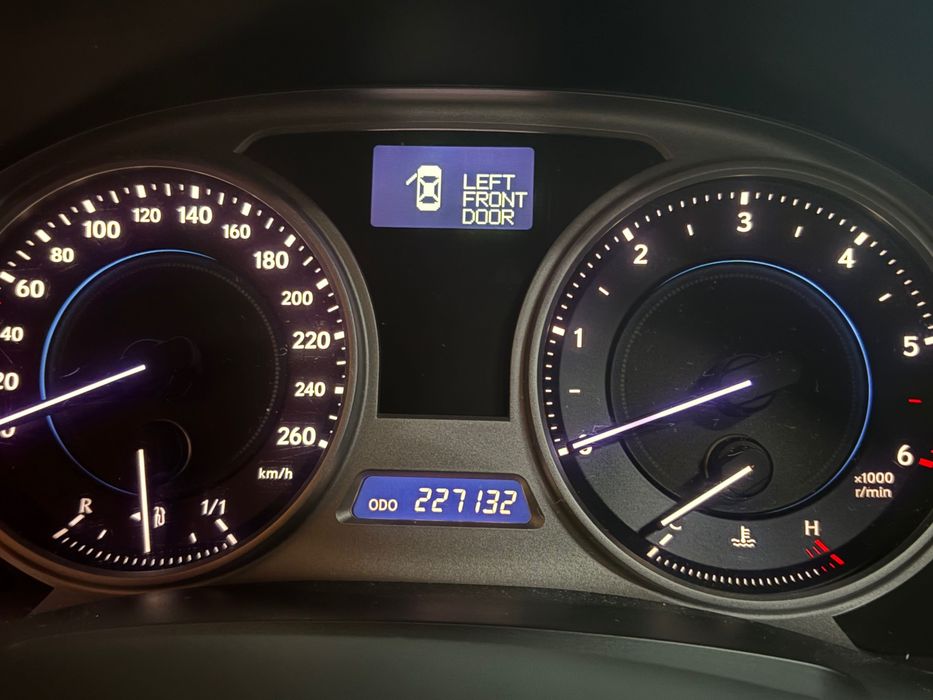 Lexus IS 220 дизел