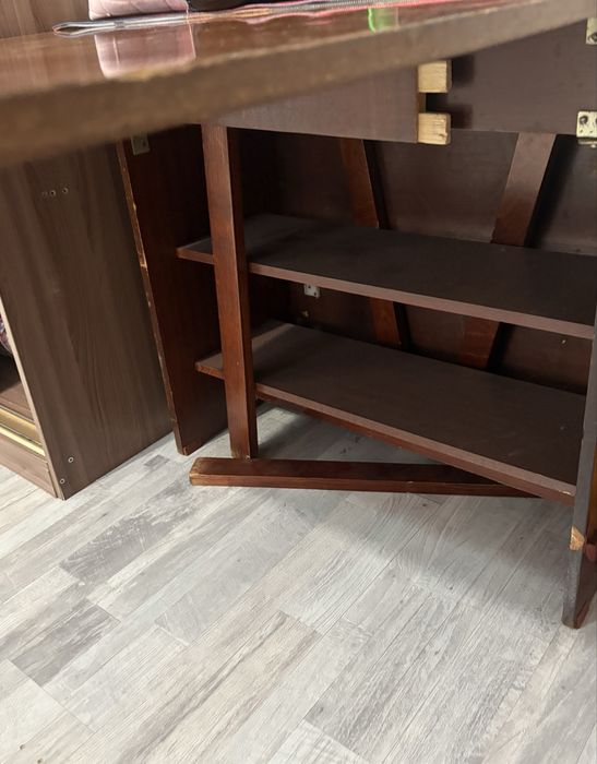 Продаётся деревянный стол-книжка