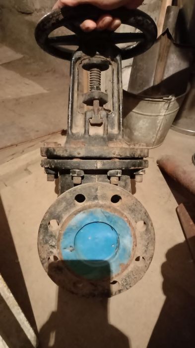 Задвижка чугунная