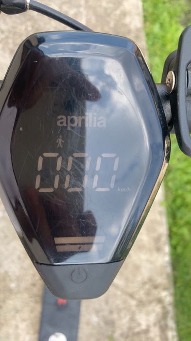 Vand trotineta electrica aprillia eSRZ