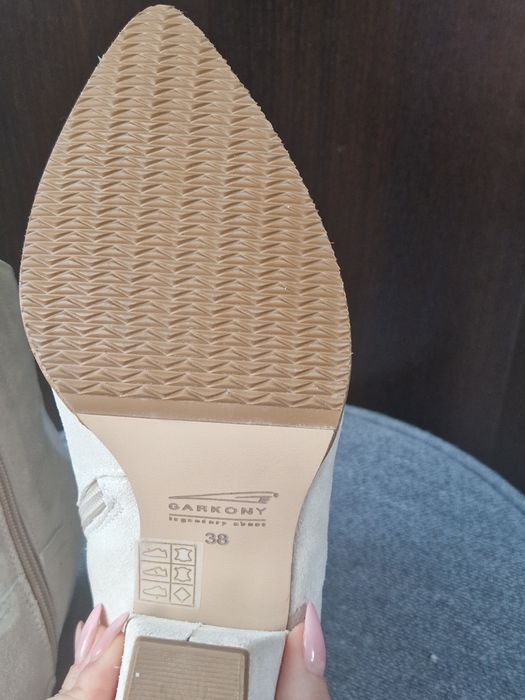 Ciocate piele intoarsa 38