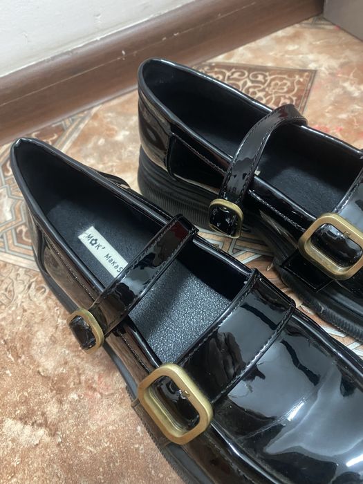 Продам ботинки лаковые