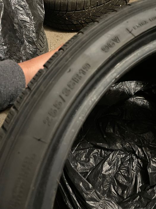 2 броя зимни гуми