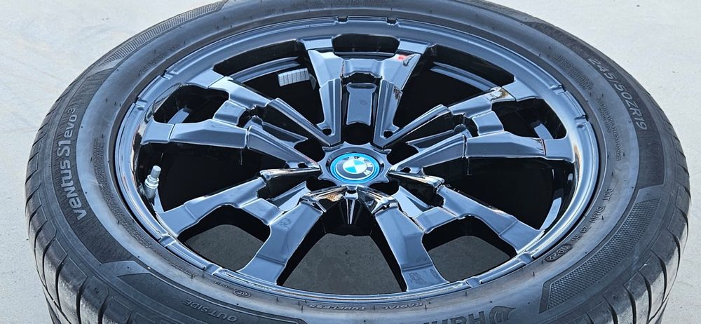 Jante BMW iX3 X3 G01 X4 G02 black edition 245 50 19 vara Hankook 2022
