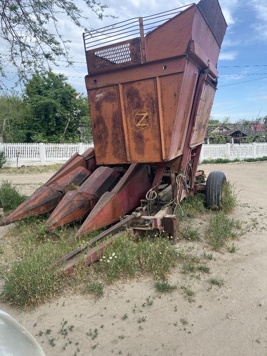 Vand culegător de porumb