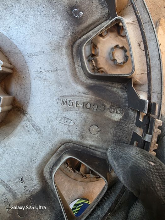 Продавам оригинални тасове 15 цола за Ford Форд