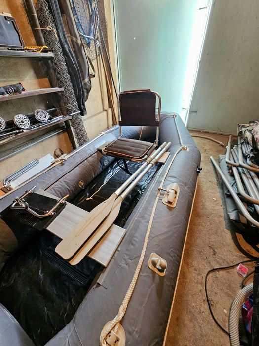 Продам лодку с моторами