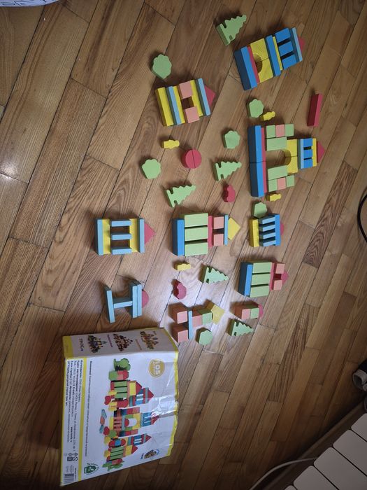 Продам детский деревянный конструктор б/у