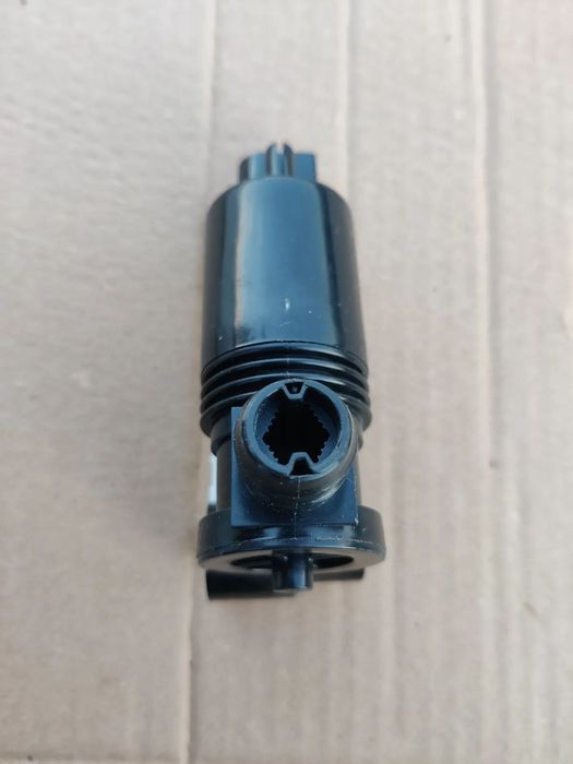 Pompa spalatori parbriz NOUA  Volvo XC40 C40 EX40 32237970