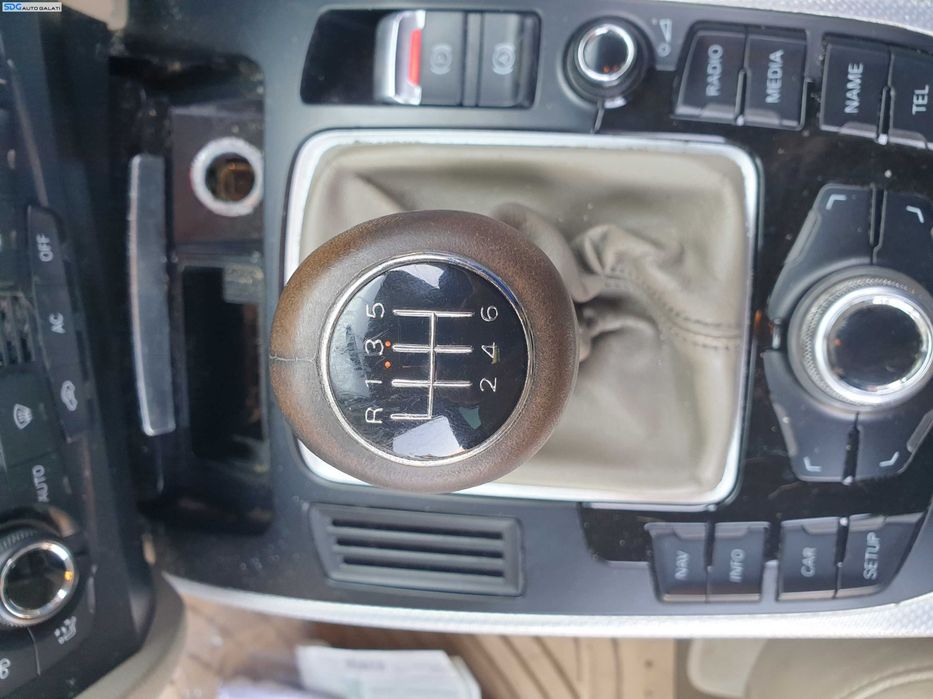 Nuca cu Manson de Piele Crem Cutie Viteze Manuala 6 Trepte cu Uzura Audi A4 B8 B8.5 2008 - 2015 [K4658]