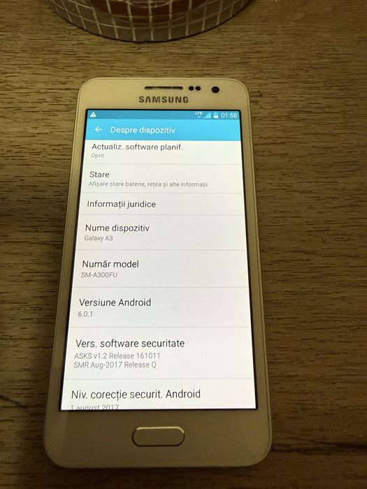 Samsung Galaxy A3 (2015) White , stare estetica foarte buna