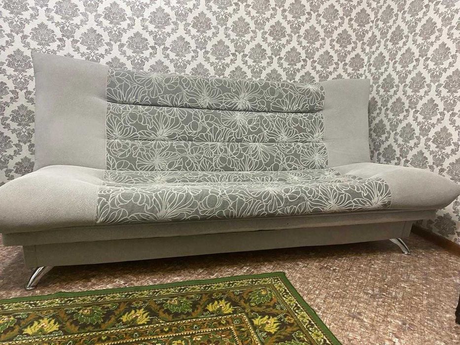 Продам мягкий уголок тройка