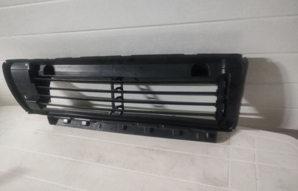 Volet,grila activa Dacia Duster 2 1.5 cu adblu cod 214f69647r