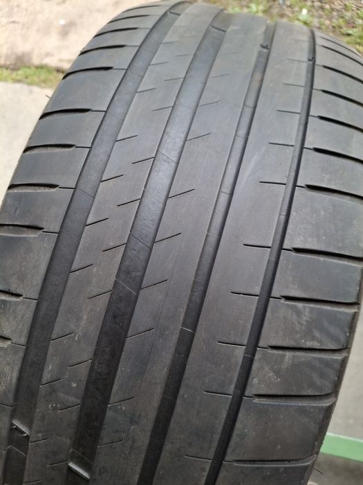 2 Anvelope de vară  235 45 18 Michelin