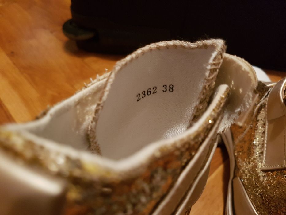 НОВИ ефектни Кецове 37/38