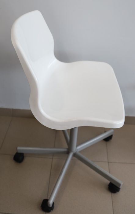 Продавам бюро ALEX /2бр./