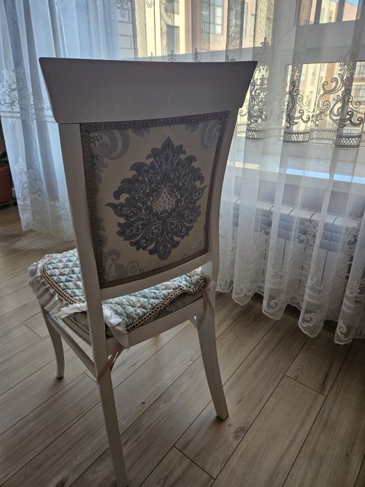 Стулья деревянные