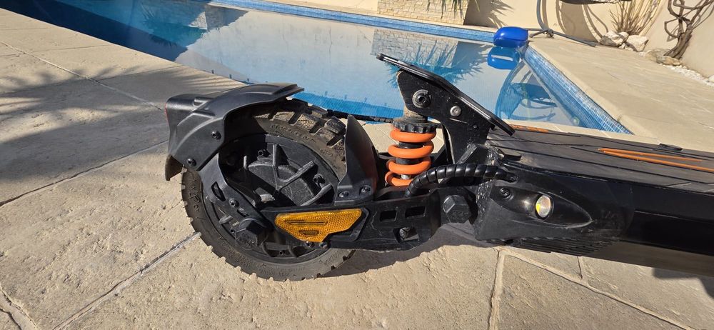 Vând trotineta KuKirin G2 Master – Dual Motor 2000W