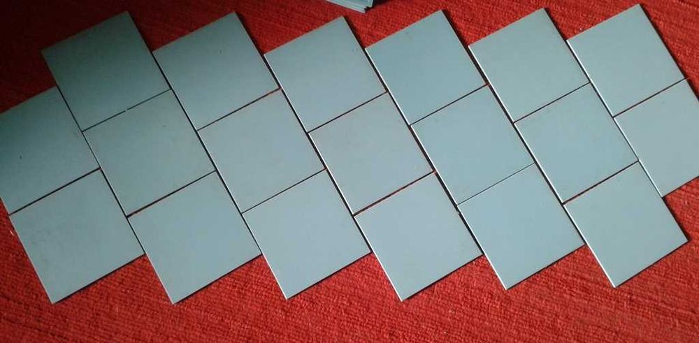 Пластиковая плитка 10х10 (остатки поле ремонта)