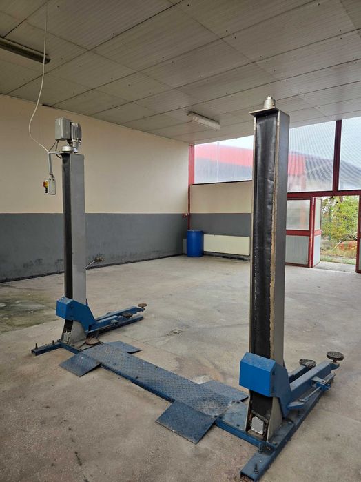 Vând elevator auto ZIPPO, 2 coloane, capacitate 2.000 kg – fabricație germană