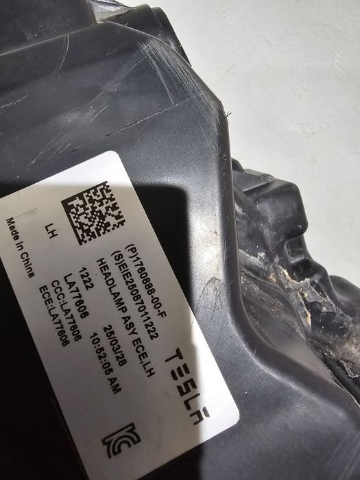 Far stanga led Tesla 3 Highland dupa 2023 cod 1760888-00-F