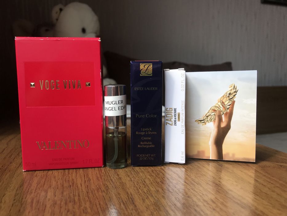 Estee Lauder червило+ подарък, Valentino Voce Vita+подарък отливка