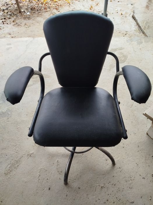 Кресло сотилади..