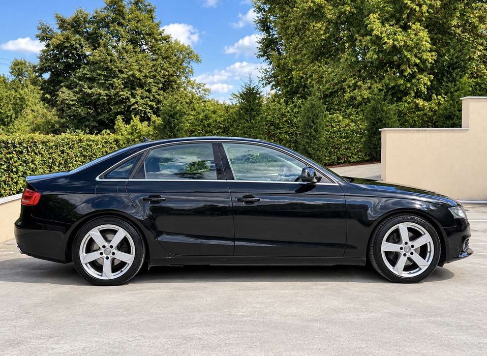 Audi A4 3. 0 TDI V6 Quattro   239 к. с