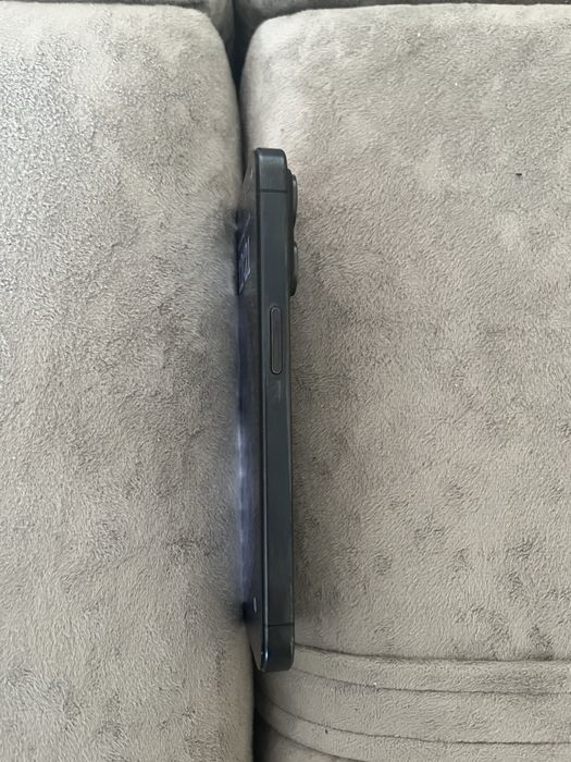 Продам Iphone 15 pro