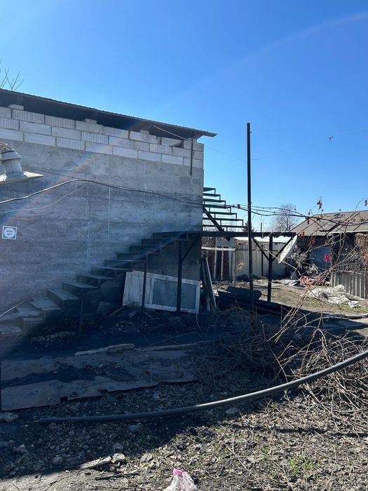 Продам дом + гараж , под коммерцию