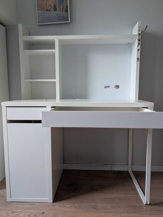 Бюро с надстройка ИКЕА Micke