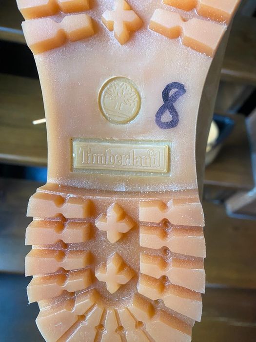 Продам ботинки новые