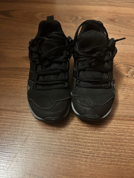 Adidasi/bocanci scurti nr 28 adidas