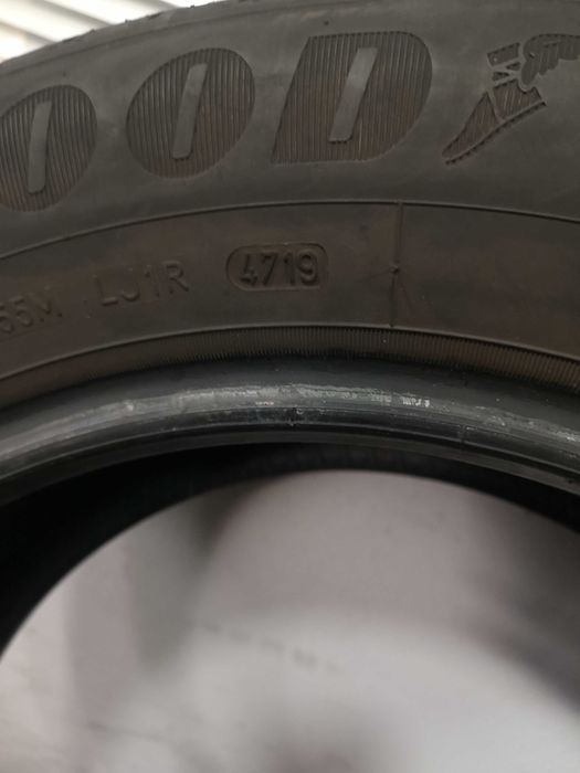 4бр 215/60/16 GOODYEAR 7мм грайфер дот:4719г - - -