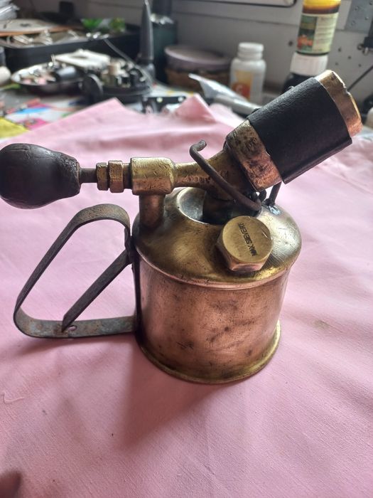 Lampa veche pe gaz suedeza
